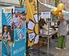 Bree - Bree zet bijtjes in de bloemetjes op de markt