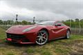 Peer ontvangt Ferrari's en Maserati's