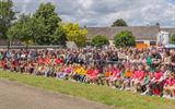 Schoolfeest op 't Lindel... met witte ballonnen