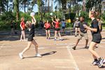 Trefbal- en netbaltornooien aan de speeltuin