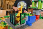 Een giraffenverblijf in Legoblokjes