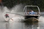 Blootvoetwaterskiën bij Lommel Ski