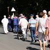 Processie en openluchtviering voor Maria