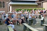 Processie en openluchtviering voor Maria