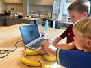 Computers bedienen met appels en bananen?