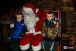 Poseren bij de Kerstman van Raak Kattenbos