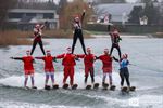 Wervelende maar koude waterski-kerstshow