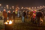 Veel volk voor kerstboomverbranding