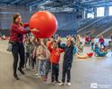 En die kleuters rollebollen maar door!