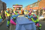 Een zonnige carnavalsstoet trok door Lommel