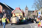 Een zonnige carnavalsstoet trok door Lommel