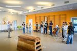 Jeugdharmonie Peer op bezoek in de les kunstenmix