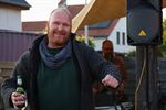 Gluren naar Transistor in de tuin van Koen