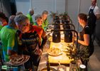 Peltse wielerclubs genieten samen na