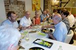 82-jarigen diepen verhalen uit de oude doos op