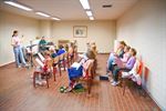 Zingen, lachen en gebaren bij Lokomotiefje
