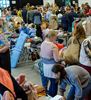 Tweedehandsbeurs Gezinsbond lokte veel volk