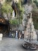 Paalse bedevaarders in Lourdes