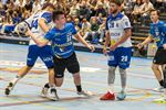 Achilles walst na rust over Izegem.