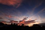 Kleurrijk wolkenspektakel boven Grote-Brogel