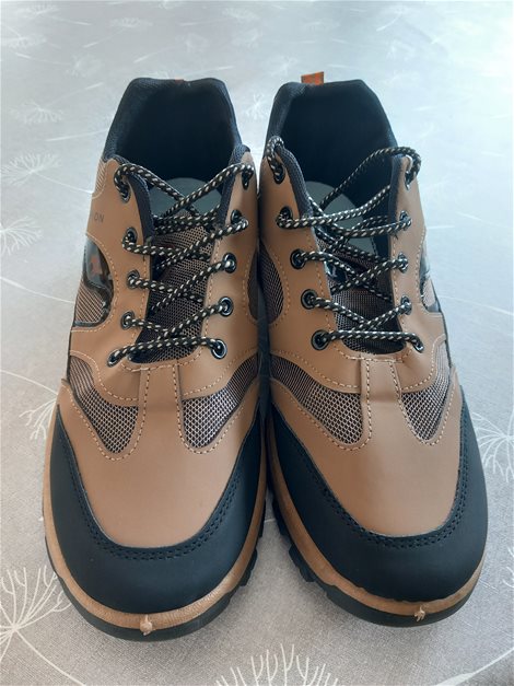 Nieuwe Wandelschoenen MT 45