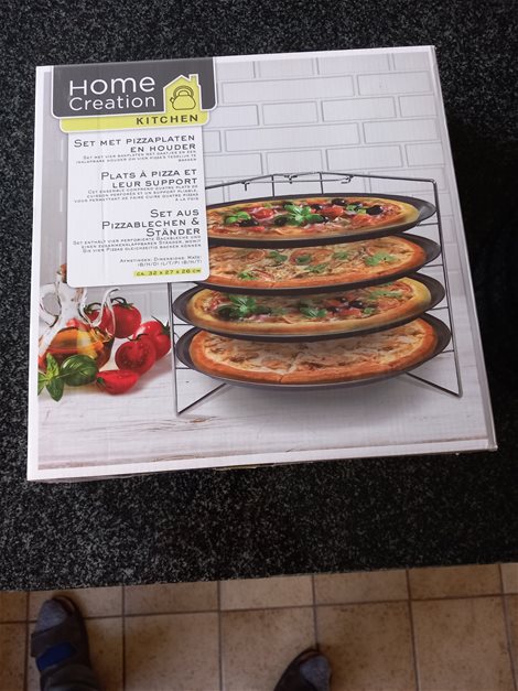 Set met 4 pizza platen + houder
